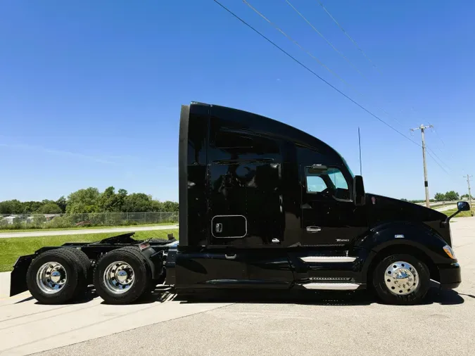 2021 KENWORTH T680