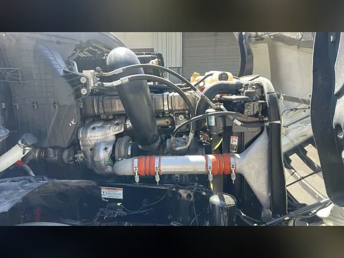 2021 Freightliner Cascadia 126b047f406a6a437d2826ca657f64f6e61