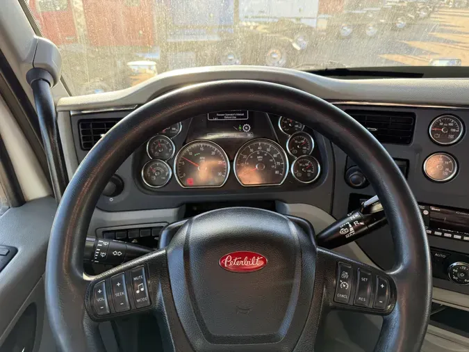 2021 Peterbilt 579