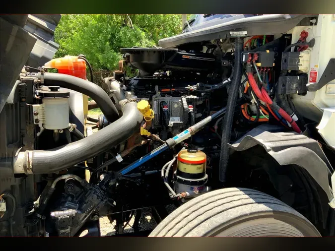 2019 INT LT625 6x4
