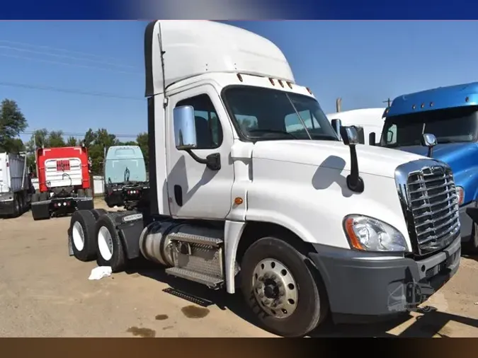 2018 FREIGHTLINER CASCADIA 125b04d3dec111be4c95db58c96843622b3