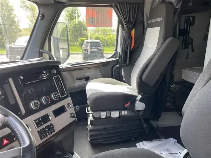 2020 FREIGHTLINER CA126