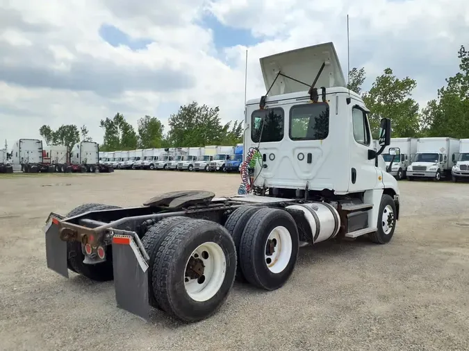 2018 FREIGHTLINER CASCADIA 125