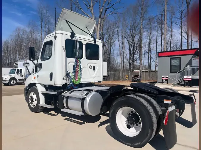 2019 FREIGHTLINER/MERCEDES CASCADIA 113