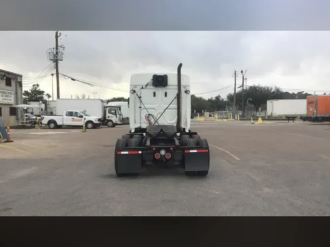 2021 Freightliner Cascadia 126