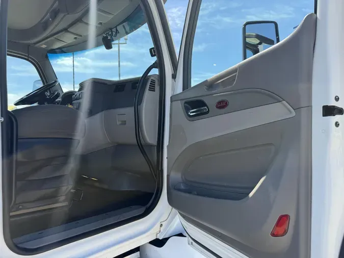 2021 Peterbilt 579b05a3dac5f01480c38f9a88e62d25428