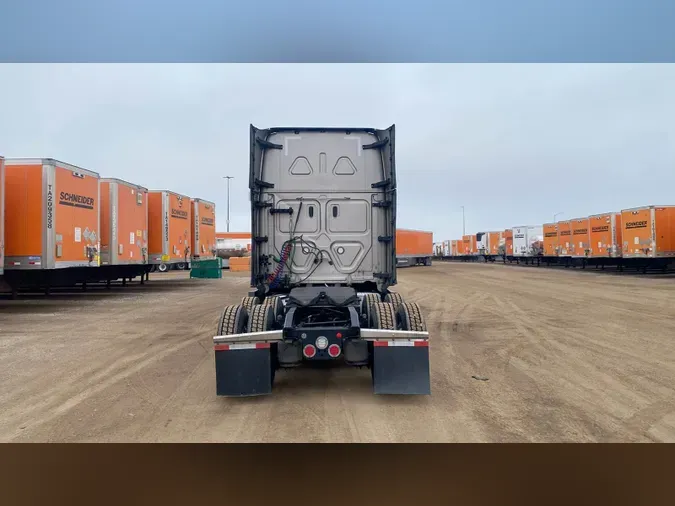 2024 Freightliner Cascadia 126