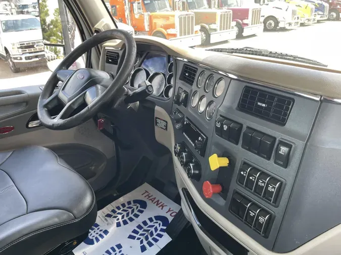 2022 Peterbilt 567
