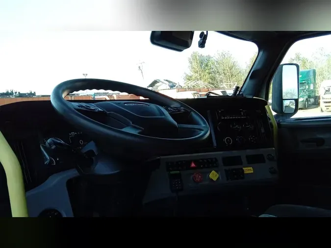 2022 Freightliner Cascadia 126