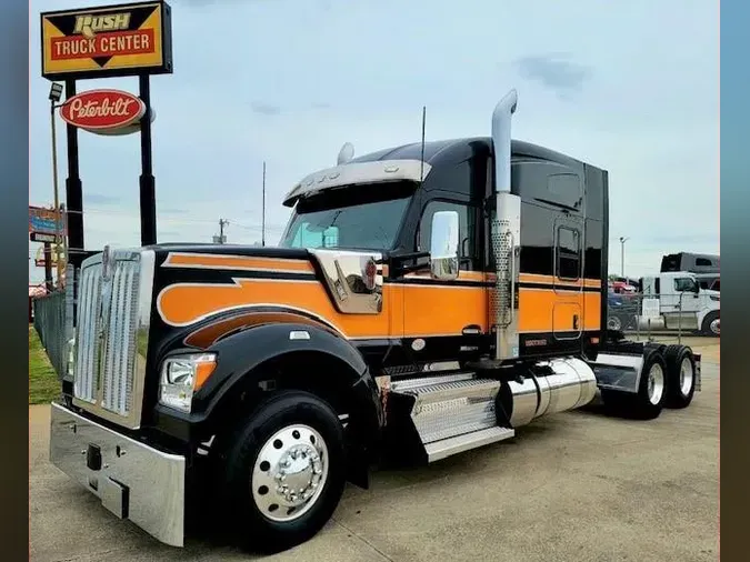 2023 Kenworth W990
