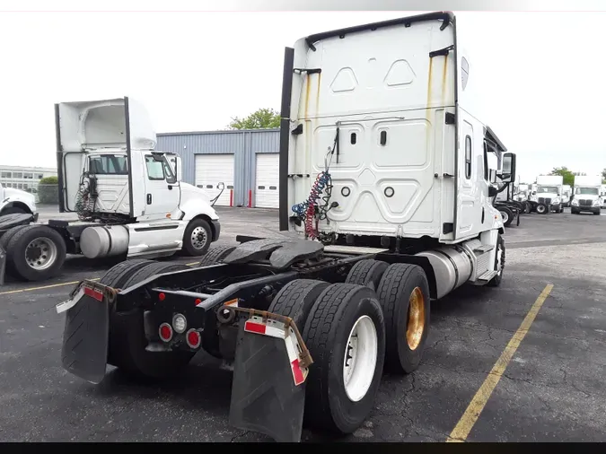 2020 FREIGHTLINER/MERCEDES CASCADIA 125