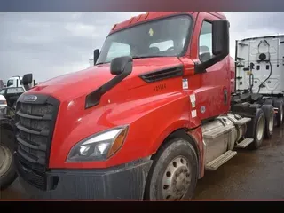 2018 FREIGHTLINER CASCADIA 126