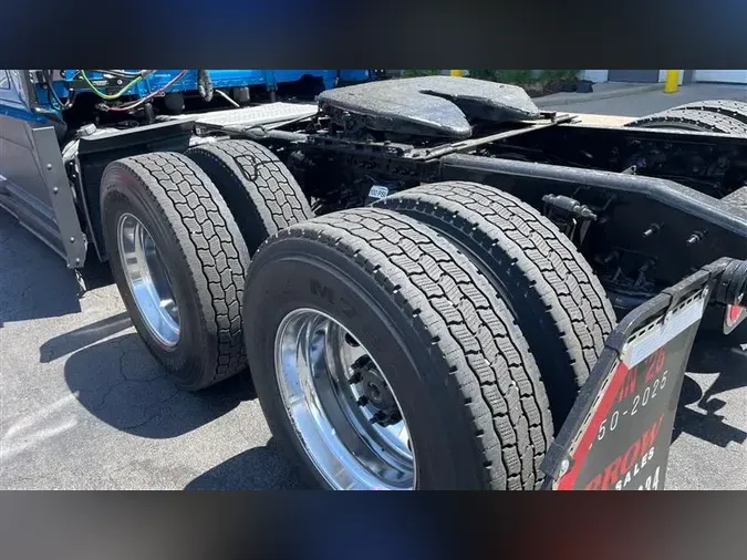 2022 FREIGHTLINER CA126