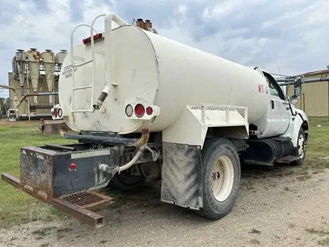 2005 FORD F650