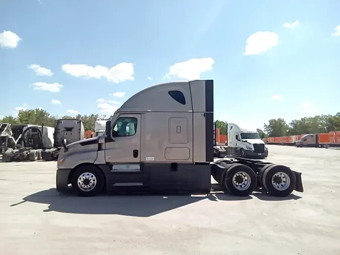 2022 Freightliner Cascadia 126