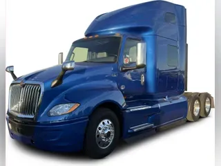 2022 International LT625