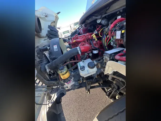 2019 FREIGHTLINER/MERCEDES M2 106