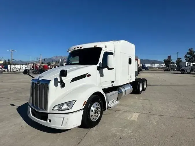 2022 Peterbilt 579b06d7be1336a443bb797e3d033009458