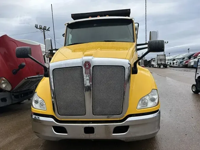 2019 KENWORTH T680b06dcef634b15b8aeb75579e0b84356a