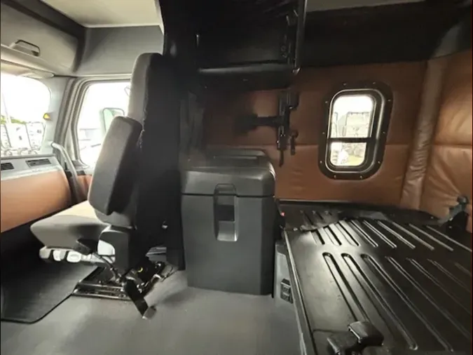 2022 Freightliner Cascadia 126