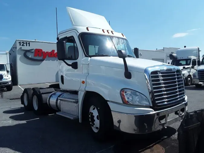 2019 FREIGHTLINER CASCADIA 125