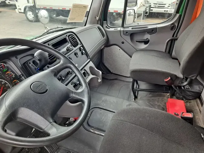 2021 FREIGHTLINER/MERCEDES M2 106