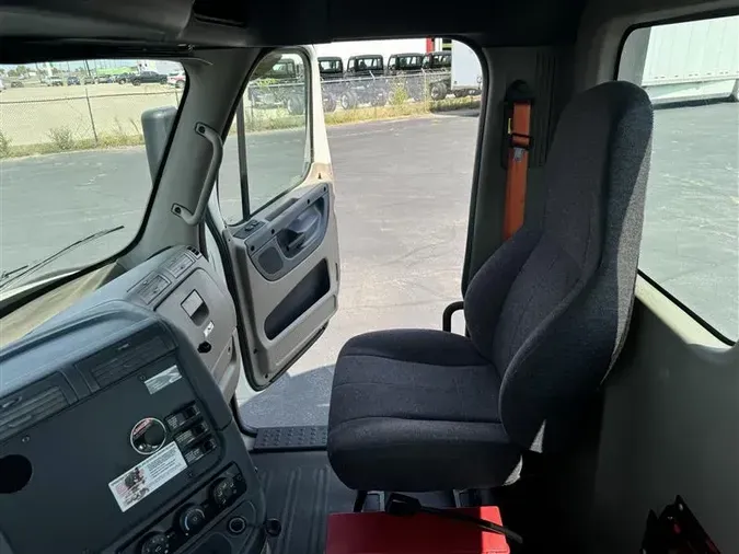 2018 FREIGHTLINER CA12562DC