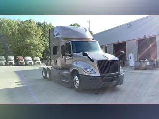 2022 International LT