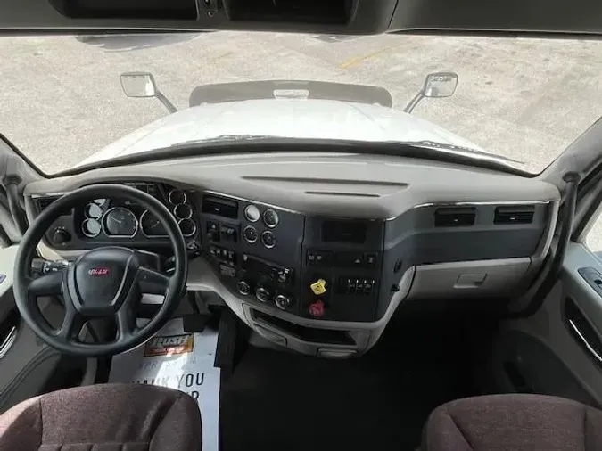 2021 Peterbilt 579