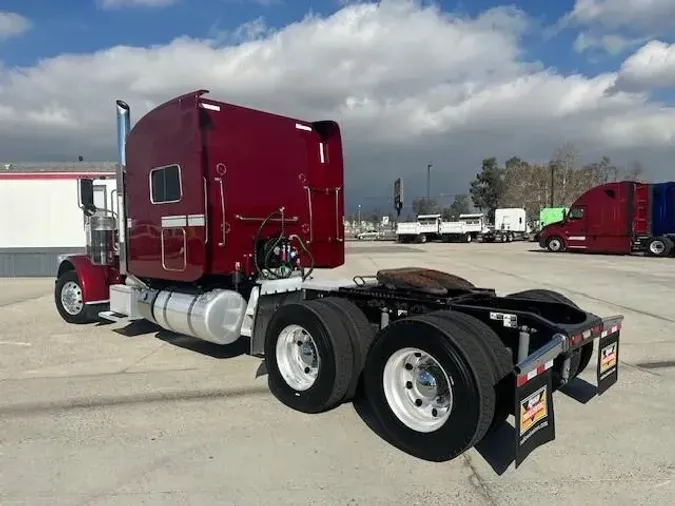 2020 Peterbilt 389