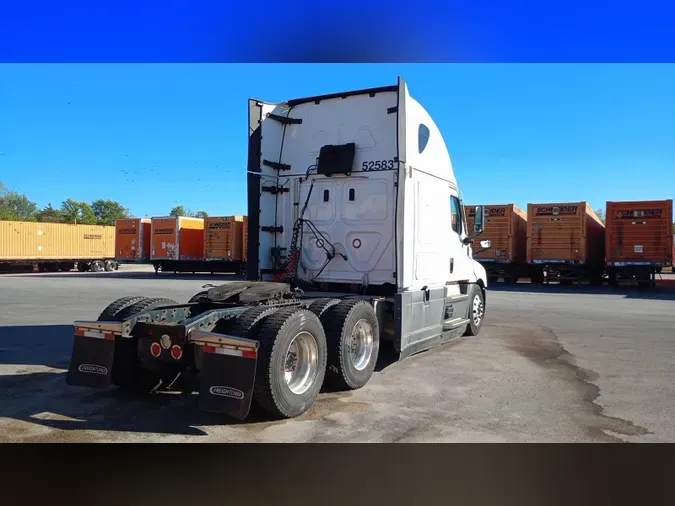 2022 Freightliner Cascadia 126