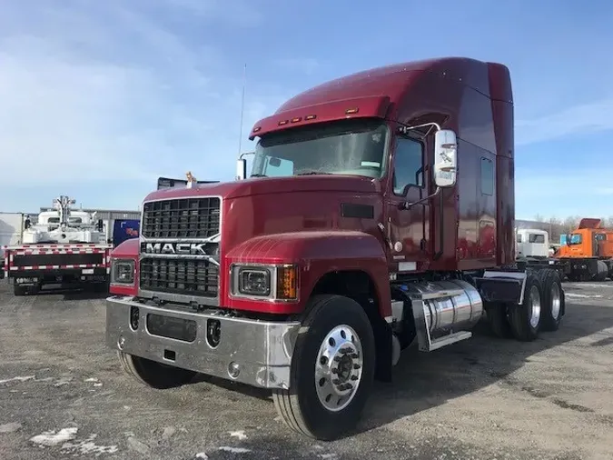 2025 MACK PI64T