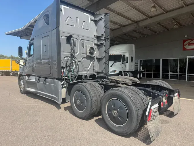 2022 Freightliner Cascadia