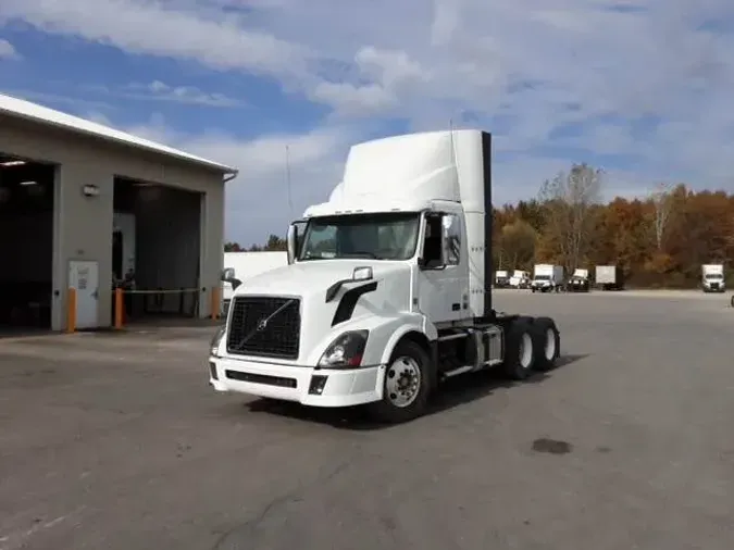 2014 Volvo VNL300