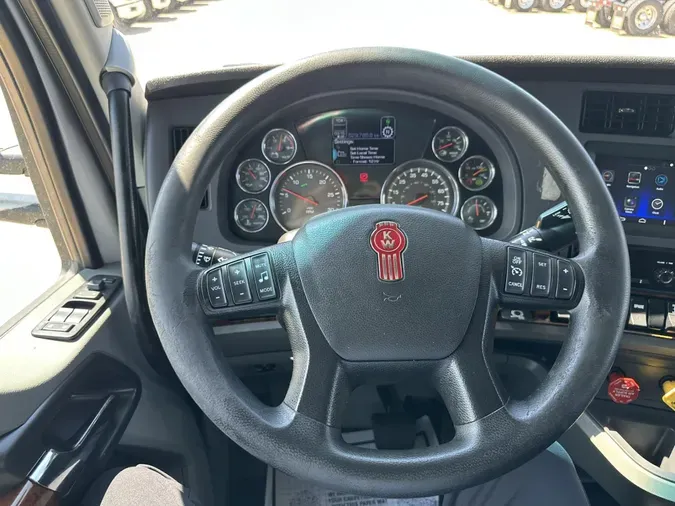 2022 Kenworth T680b08b597365baf78b3c6747849da43bd4
