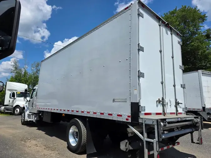 2018 FREIGHTLINER M2 106