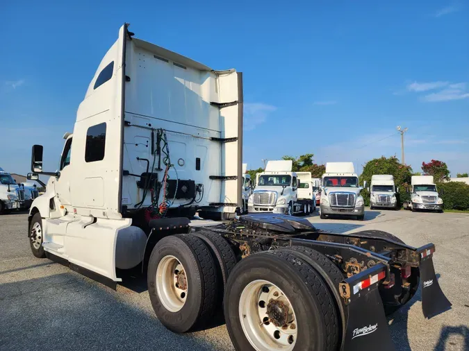 2019 NAVISTAR INTERNATIONAL LT625 SLPR CAB