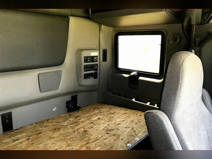 2022 INT LT625 6x4