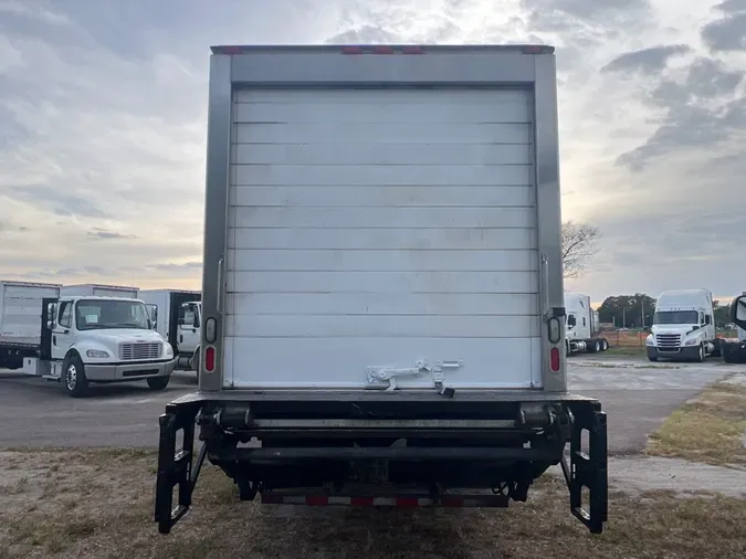 2015 FREIGHTLINER/MERCEDES M2 106