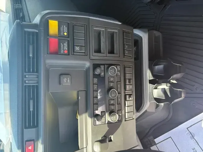 2026 VOLVO TRUCK VNL64TV04