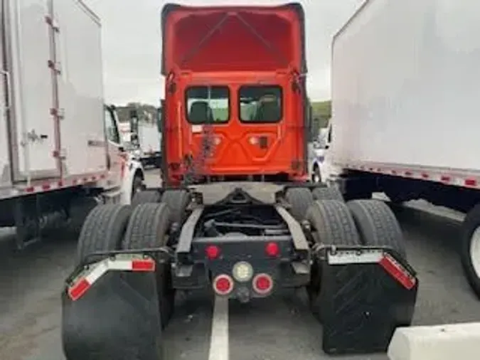 2017 FREIGHTLINER/MERCEDES CASCADIA 125