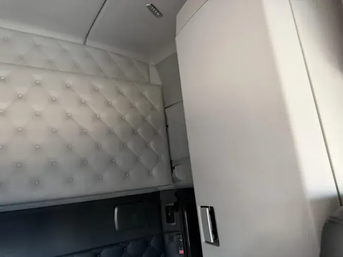 2024 Kenworth T680b0a7bc4063a94293fcb94782febeb226