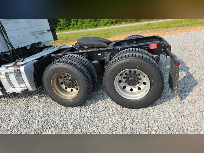 2019 Volvo VNL300