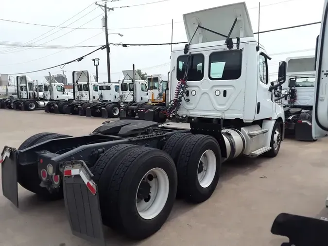 2019 FREIGHTLINER NEW CASCADIA PX12664
