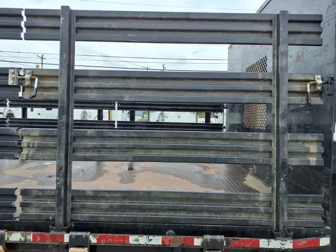 2017 FREIGHTLINER M2 106