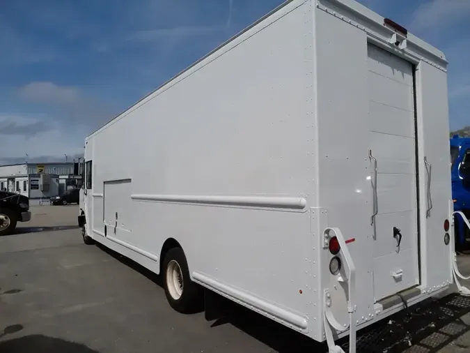 2017 FRTLR CUSTOM CHASSIS CORP MT55