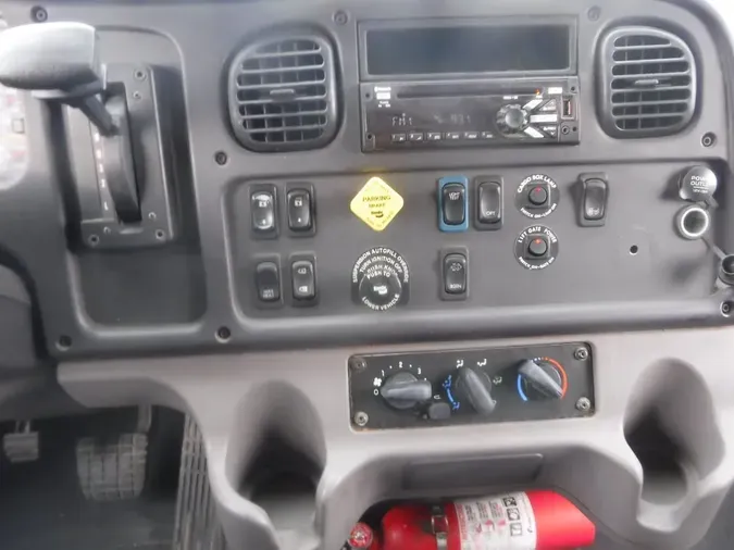 2018 FREIGHTLINER/MERCEDES M2 106