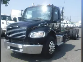 2019 FREIGHTLINER M2 106