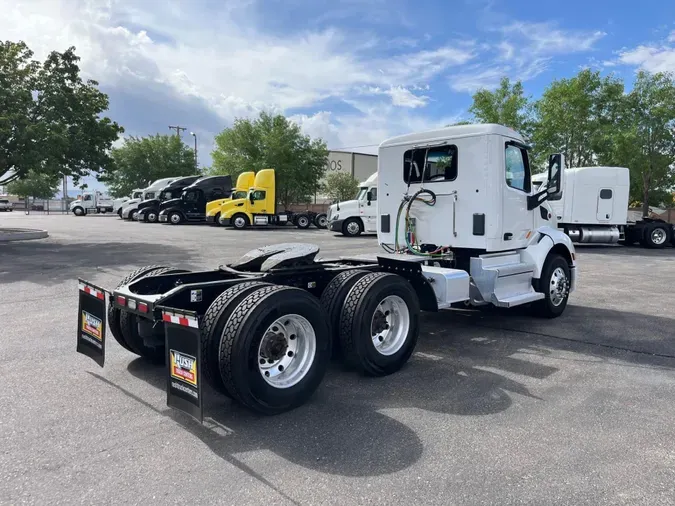 2022 Peterbilt 579b0b5437b7018cdd040f2f334a0853bf1