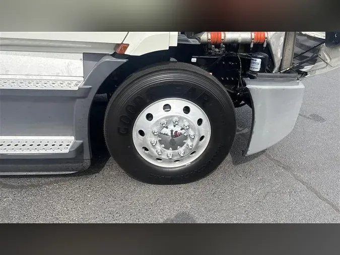 2022 FREIGHTLINER CA116